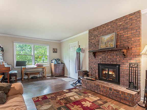 5th image of 2808 Woodmere Ln