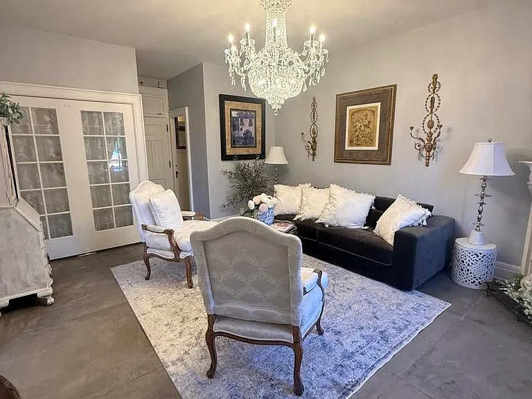 99 S Raymond Ave #206 — Photo 3
