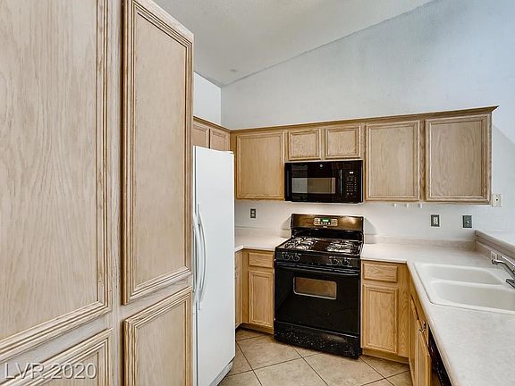 3rd image of 6400 Melody Rose Ave