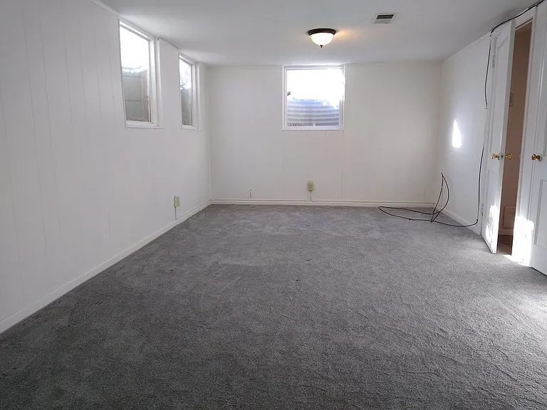 2128 Hooker St — Photo 24