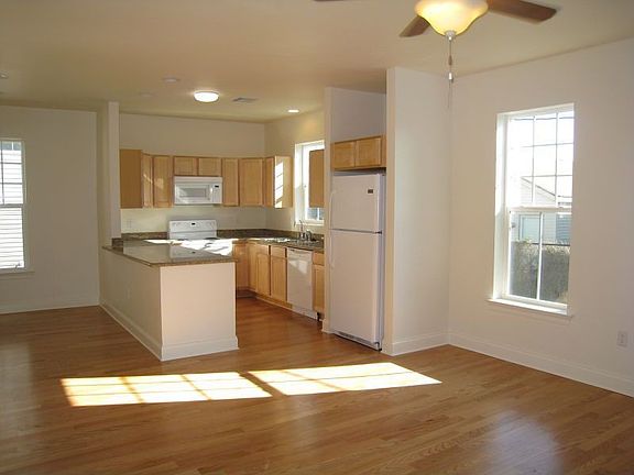 2nd image of 3618 Louisiana Avenue Pkwy
