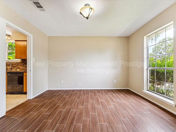 5th image of 503 Mary Ann Dr
