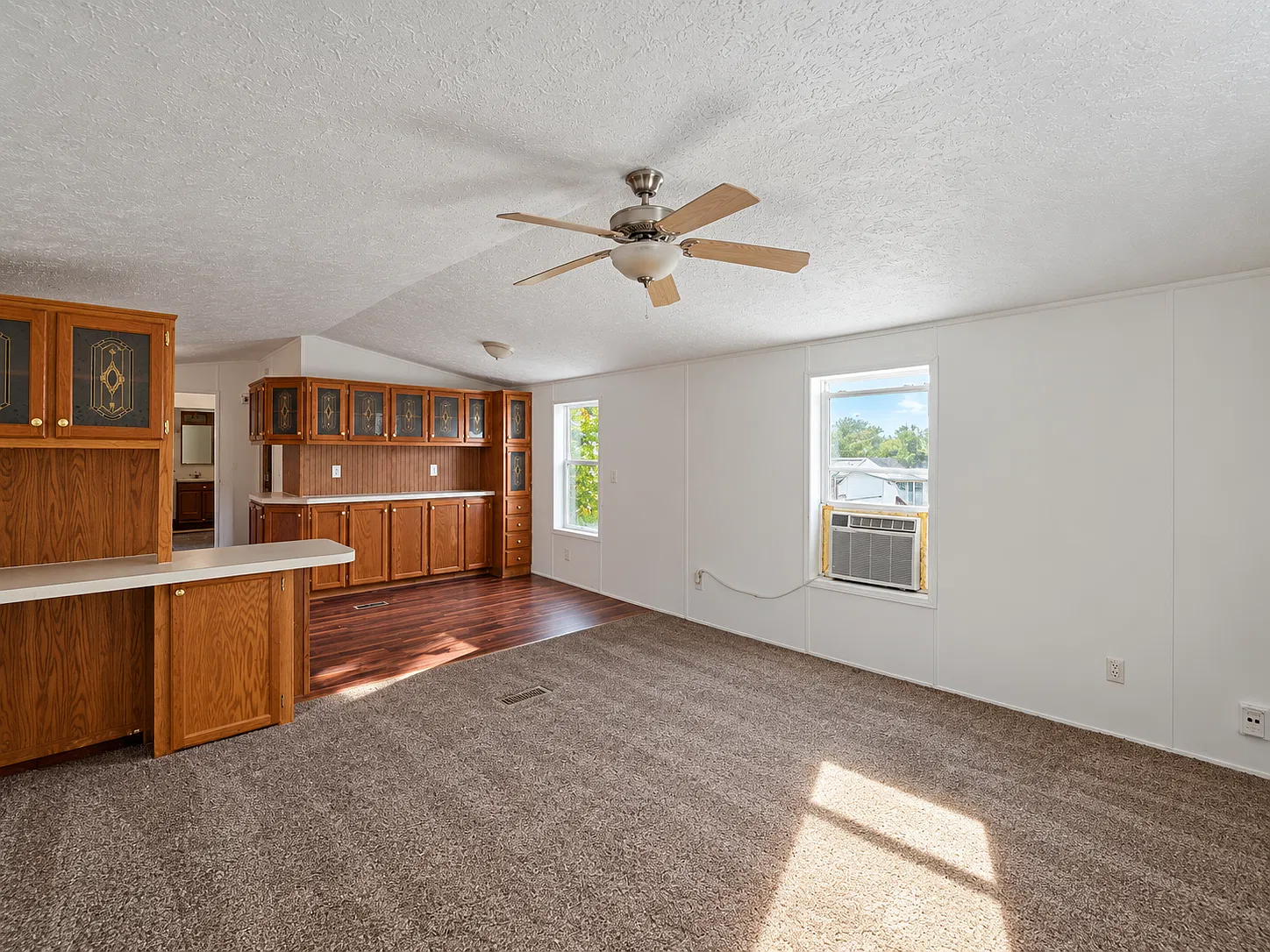 2 bed, 1104 sqft, $999 — Photo 2
