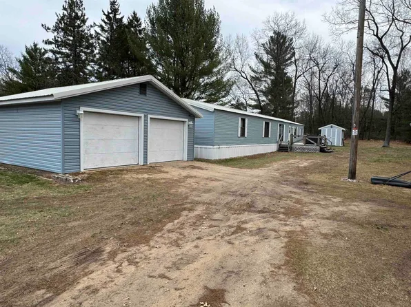 N7228 Oakwood Dr, Shawano, WI 54166