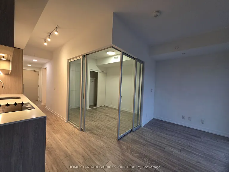 2020 Bathurst St W #528 — Photo 17
