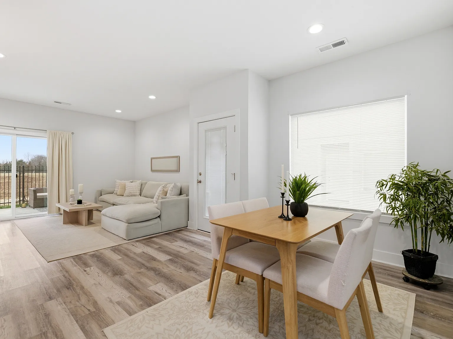 3 bed, 1180 sqft, $1,495 — Photo 3
