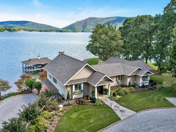 107 Arbor Ln, Huddleston, VA 24104
