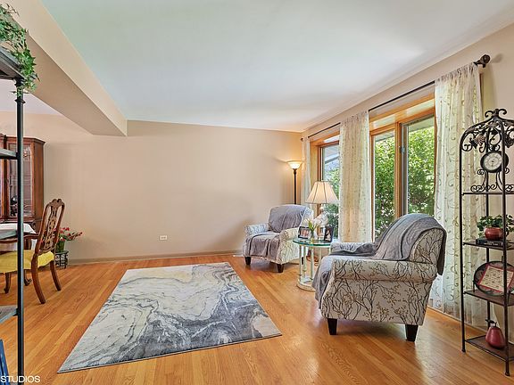 3rd image of 10432 Long Ave