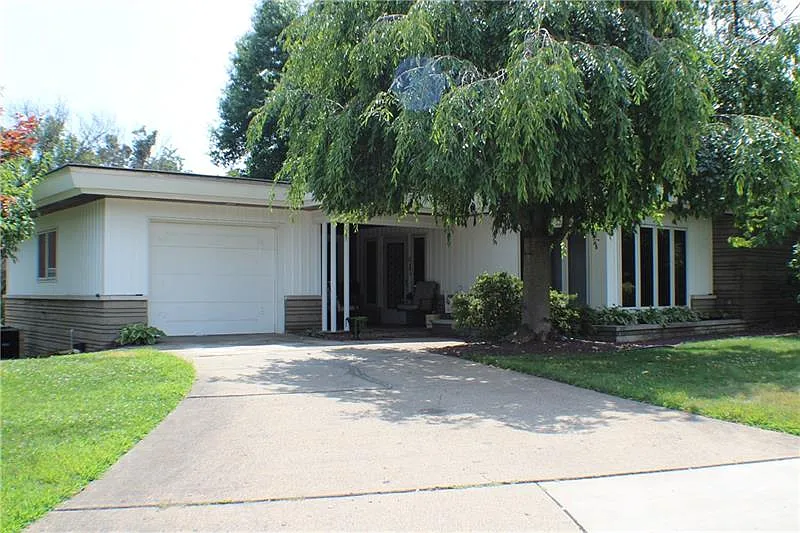 1244 Bickerton Dr photo 1