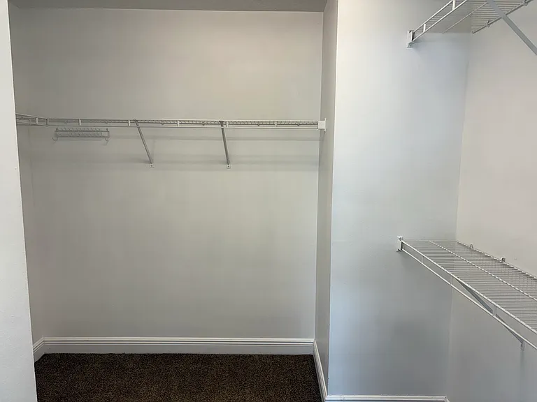 438 Palm Dr — Photo 8