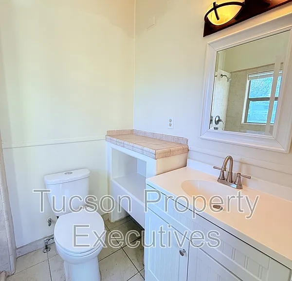 724 E Drachman St — Photo 11