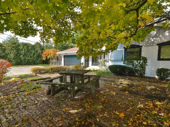 4520 Guilford Rd, Rockford, IL 61107