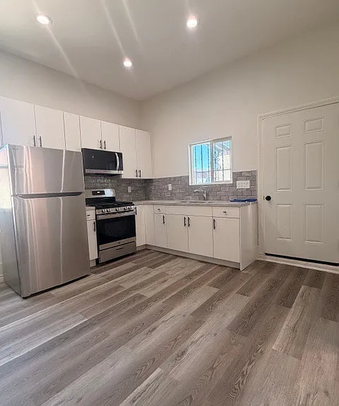 2117 E Division St — Photo 22