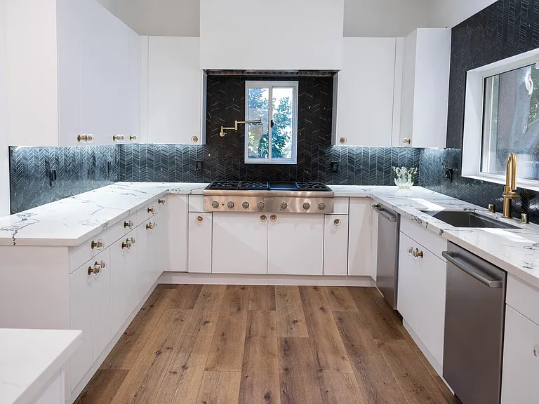 7612 Willow Glen Rd — Photo 13