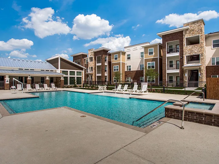 Palladium Glenn Heights — Photo 27