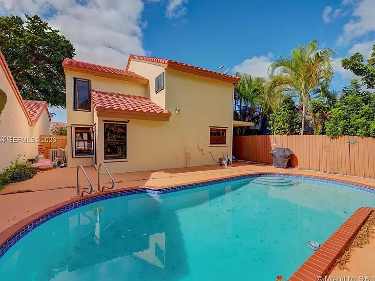 9953 SW 147th Ct — Photo 1