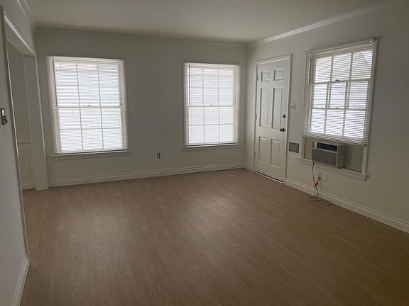 2nd image of 1416A Barrington Way #A