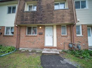30 E Sonnet Cres, Ottawa, ON K2H 8W7
