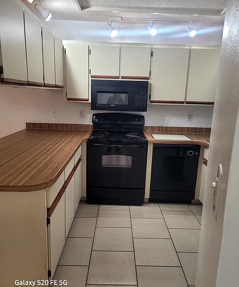 4403 Grass Ave — Photo 2