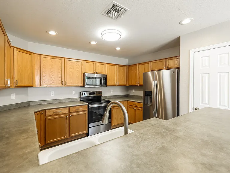 13122 W Clarendon Ave — Photo 7