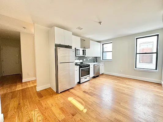 Rented by Pear NYC LLC | media 4