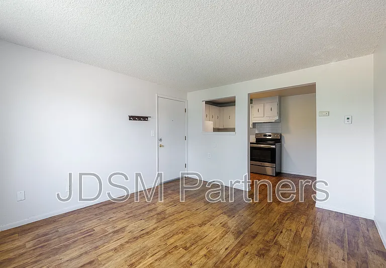 2455 Bryant St #6 — Photo 2