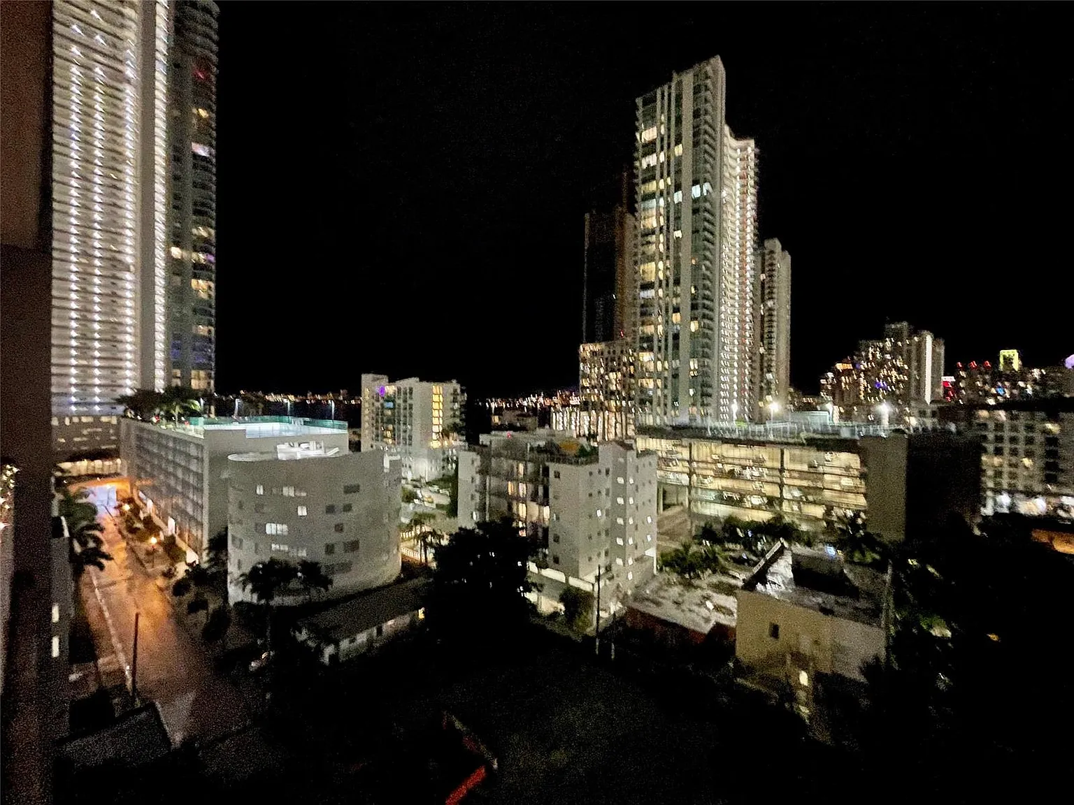 2 bed, 9998 sqft, $3,400 — Photo 3