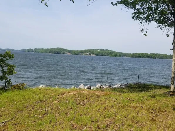 S Lake Dr, Kingston, TN 37763