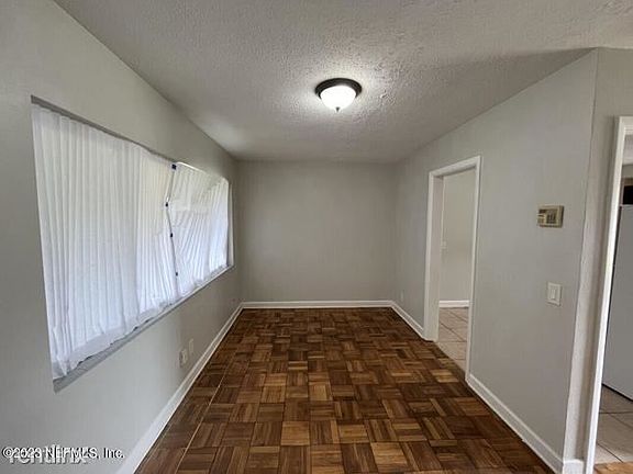 4th image of 1164R Randolph St