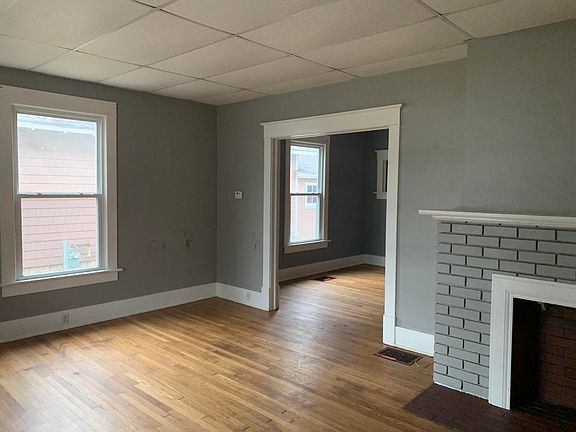 4th image of 142 Henry St