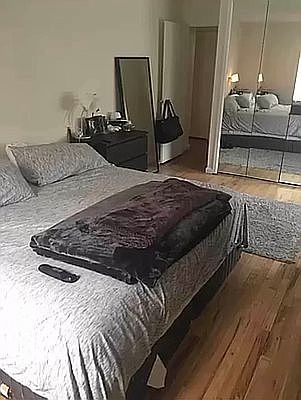 3rd image of 24510 Grand Central Pkwy APT La