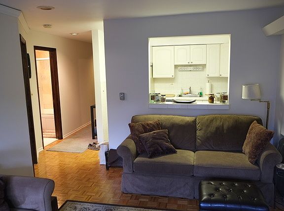 3rd image of 659 W Aldine Ave APT 3A