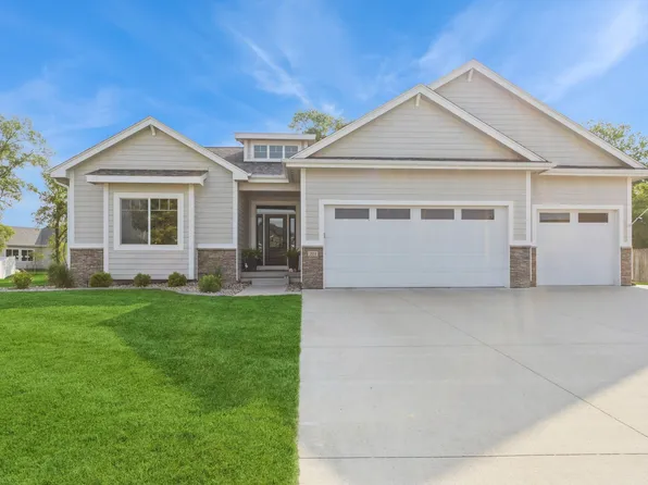 201 Burton Dr, Polk City, IA 50226