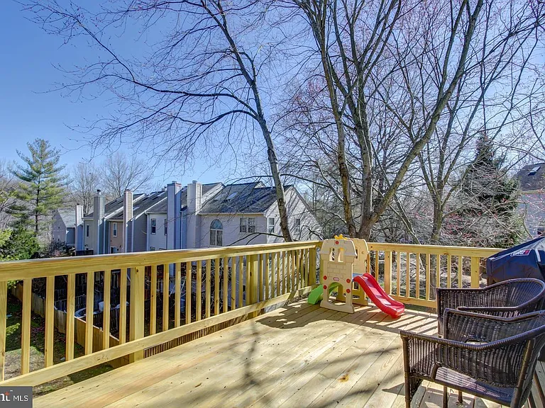 8200 Maple Ridge Ave — Photo 14