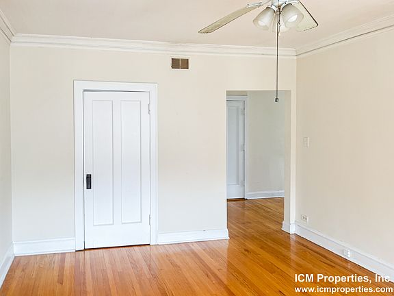4th image of 5208.2 N Leavitt St #2