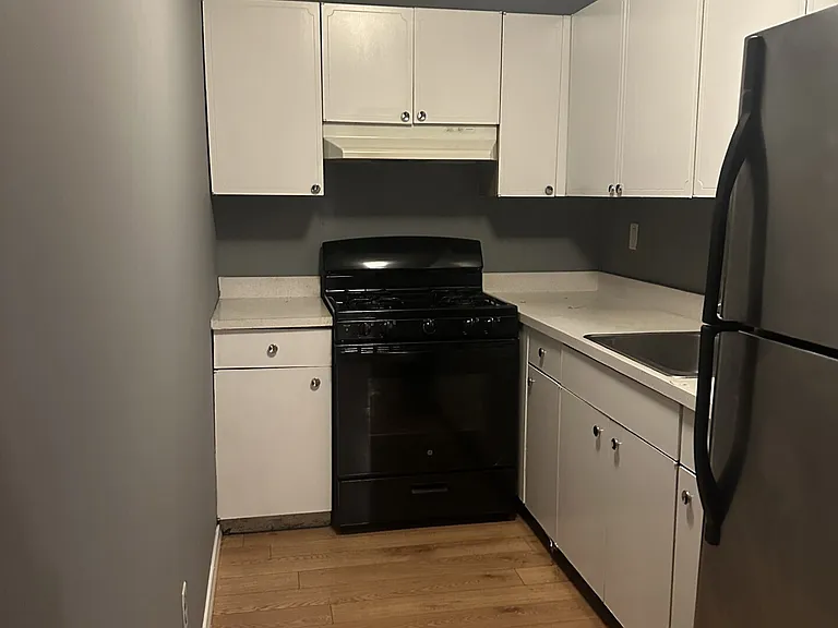 235 Henry Ave #22K — Photo 6