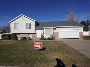 888 W 910 N, Clinton, UT 84015