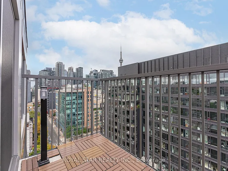 2 Augusta Ave #Penthouse 04 — Photo 33