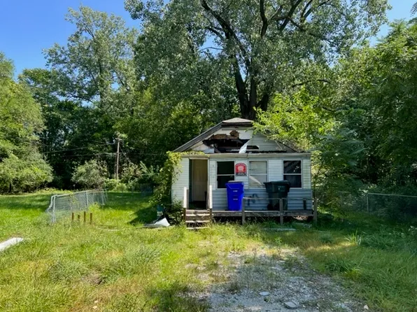 13603 S Ridgeway Ave, Robbins, IL 60472