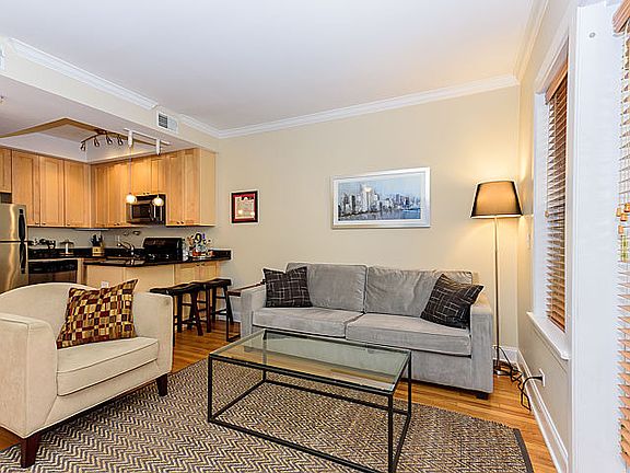 5th image of 2239 N Lincoln Ave #E-1
