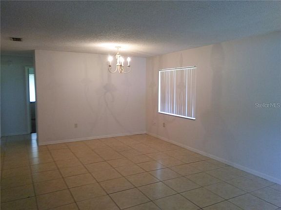 3rd image of 408 E Warren Ave