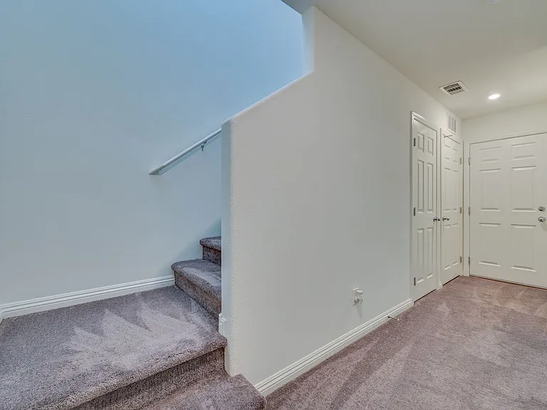 5202 Dubris Dr — Photo 8