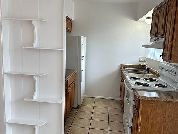 4th image of 811 N Alvernon Way #Alv835-208n