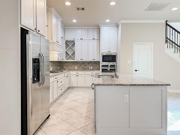 2nd image of 23 Jonquil Pl
