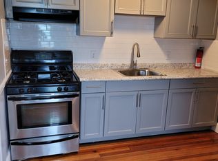 43 Prospect St FLOOR 3, Cranston, RI 02910