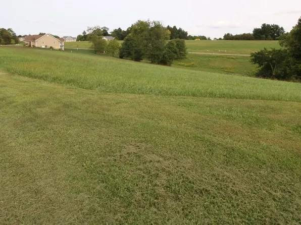 5060 Wilshire Dr, Zanesville, OH 43701