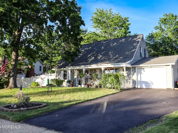 80 Andover Lane, Aberdeen, NJ 07747