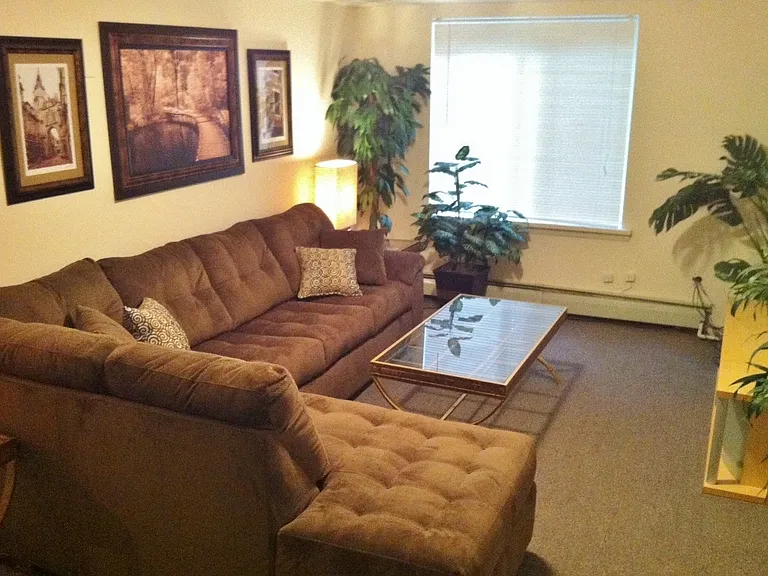 114 Highland Pl #1 — Photo 2