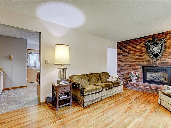 5th image of 3932 E Douglas Ave