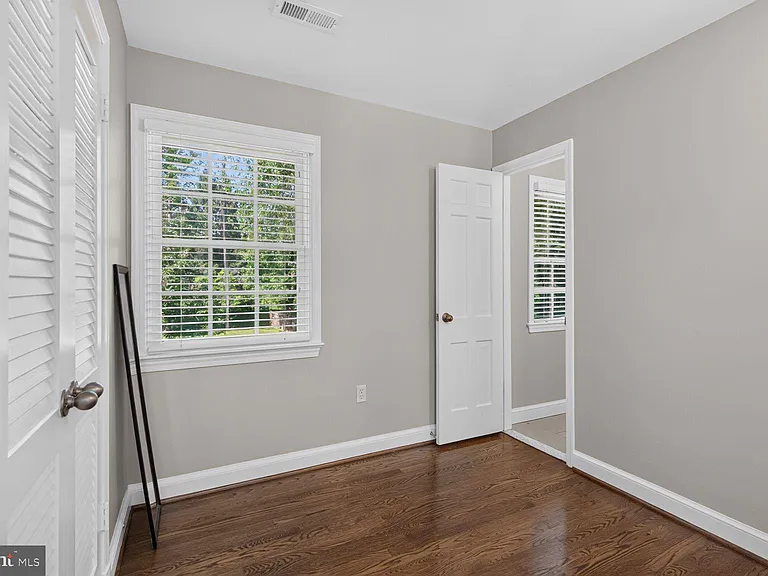 6720 Newbold Dr — Photo 21